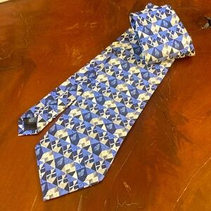 Vintage 💯% Silk Geometric Blue and White Men's Tie